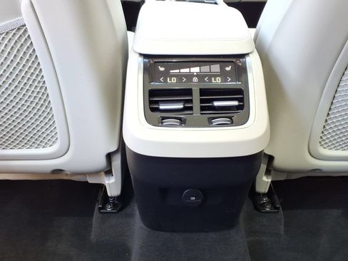Certified 2023 Volvo XC90 B6 Plus w/ Protection Package AWD/4WD image 23
