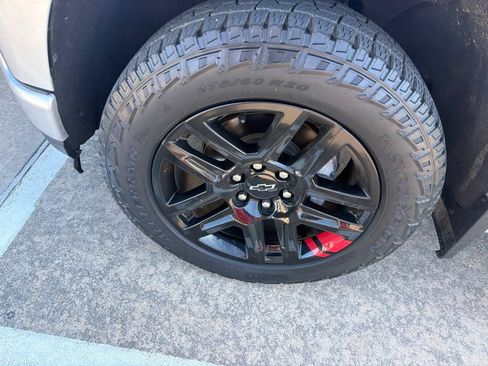 Used 2021 Chevrolet Silverado 1500 RST w/ Redline Edition AWD/4WD image 7