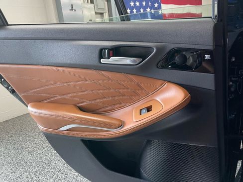 Used 2019 Toyota Avalon Limited w/ Advanced Safety Package FWD image 20