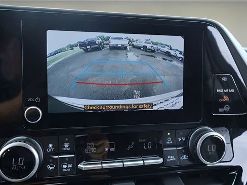 Certified 2025 Toyota Highlander XLE AWD/4WD image 24