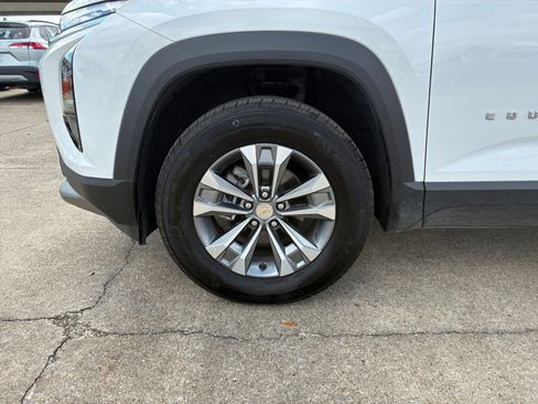 Used 2025 Chevrolet Equinox LT image 25