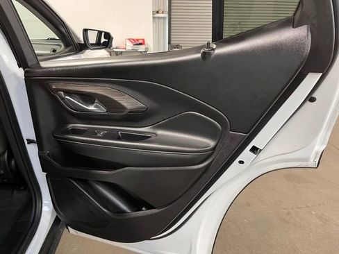Used 2024 GMC Terrain SLE image 15