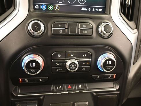 Used 2022 GMC Sierra 2500 SLE w/ SLE Convenience Package image 24