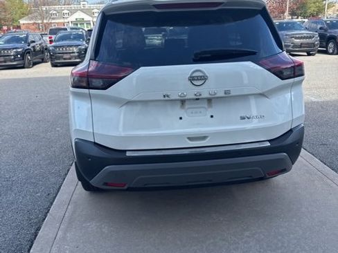 Used 2022 Nissan Rogue SV w/ SV Premium Package image 6