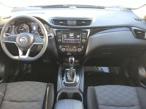Certified 2020 Nissan Rogue Sport SV FWD image 15