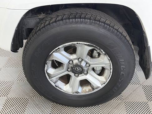 Used 2020 Toyota 4Runner SR5 AWD/4WD image 8