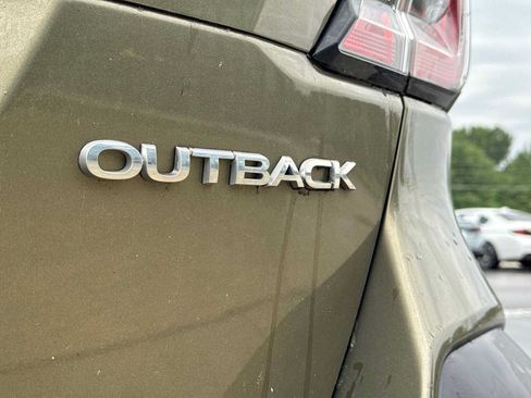 Used 2025 Subaru Outback Premium w/ Popular Package #1A AWD/4WD image 18
