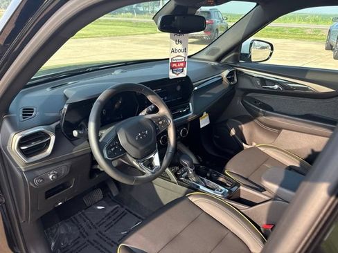 Used 2025 Chevrolet TrailBlazer ACTIV w/ Convenience Package AWD/4WD image 13