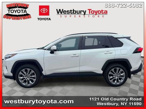 Used 2022 Toyota RAV4 XLE Premium AWD/4WD image 11