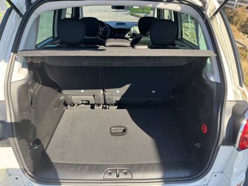 Used 2017 FIAT 500L Pop w/ Premium Package FWD image 11