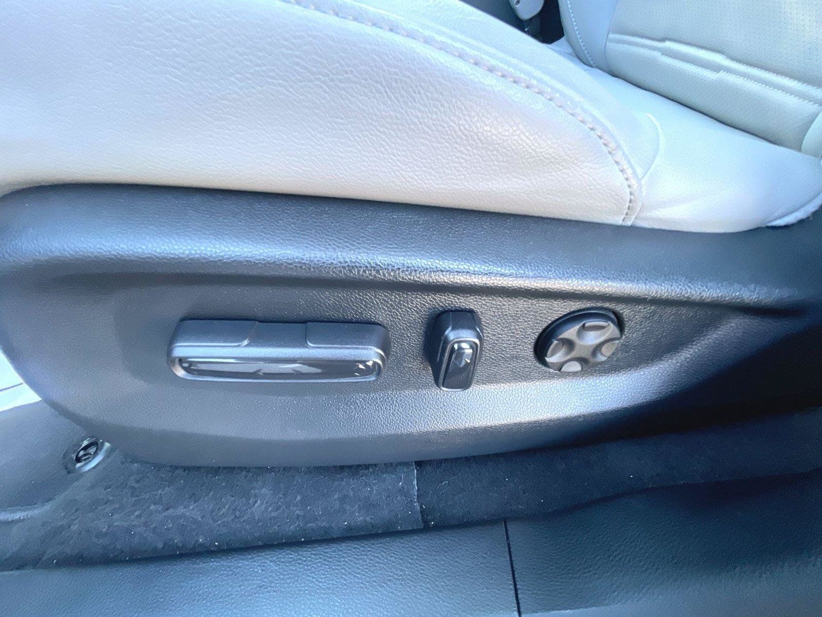 Used 2020 Honda CR-V Touring image 14