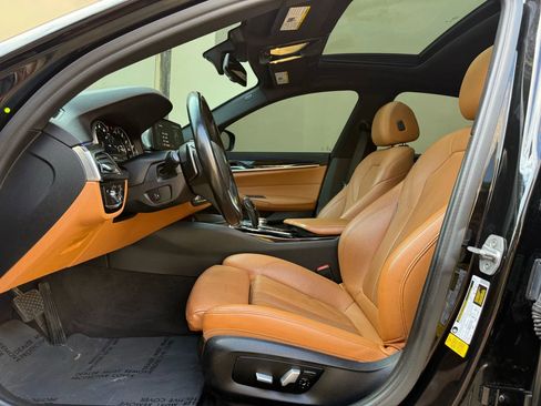 Used 2018 BMW 530i w/ Premium Package image 9