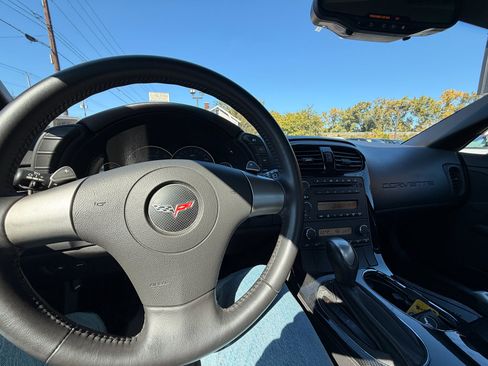 Used 2008 Chevrolet Corvette Coupe w/ Z51 Performance Package image 11