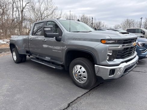 New 2026 Chevrolet Silverado 3500 LT w/ All Star Edition image 3