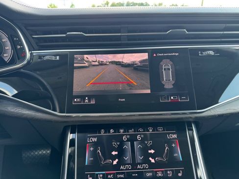 Used 2019 Audi Q8 Prestige w/ Luxury Package AWD/4WD image 17