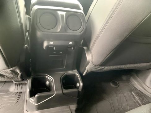Used 2022 Jeep Gladiator Sport image 18