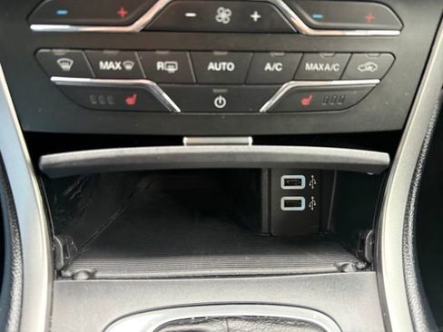 Used 2018 Ford Edge SEL w/ Equipment Group 201A FWD image 28