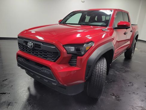 Used 2024 Toyota Tacoma TRD Off-Road w/ TRD Off Road Premium Package AWD/4WD image 4