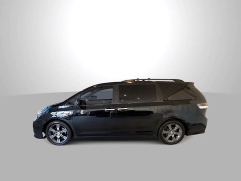 Used 2015 Toyota Sienna SE FWD image 5