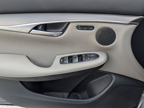 Used 2023 INFINITI QX50 Luxe image 32