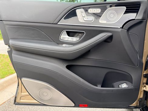 Used 2024 Mercedes-Benz Maybach GLS 600 4MATIC image 45