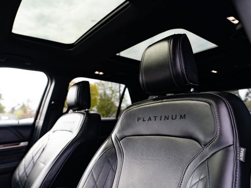 Used 2019 Ford Explorer Platinum image 15