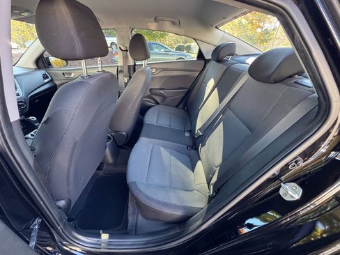 Used 2020 Hyundai Accent SE image 39