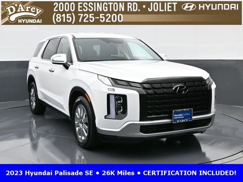 Used 2023 Hyundai Palisade SE image 2
