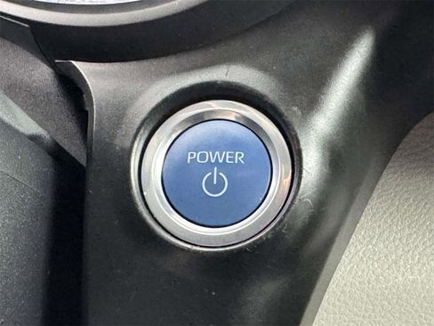 Used 2024 Toyota Sienna LE image 8