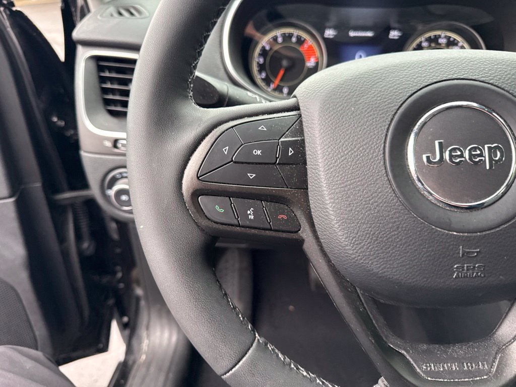 Used 2022 Jeep Cherokee Trailhawk w/ Sound & Nav Group AWD/4WD image 26