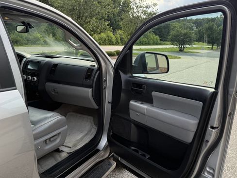 Used 2008 Toyota Sequoia SR5 image 20