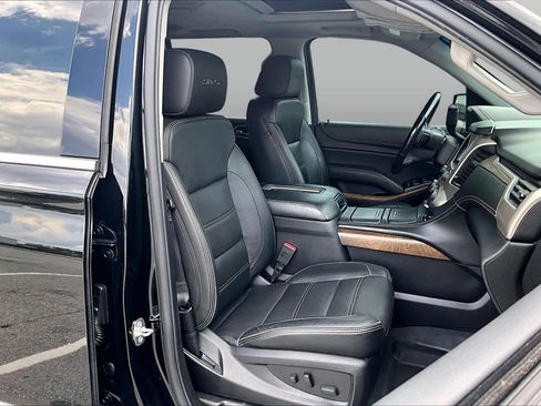 Used 2019 GMC Yukon Denali w/ Denali Ultimate Package RWD image 9