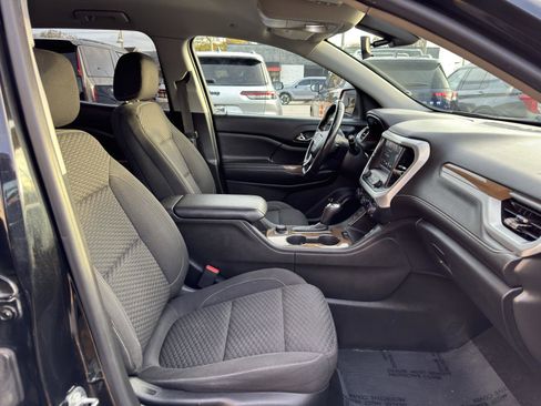 Used 2017 GMC Acadia SLE image 33