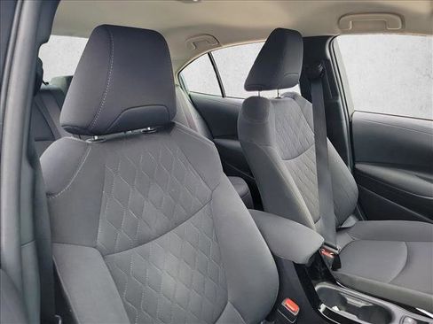 Used 2022 Toyota Corolla LE image 15