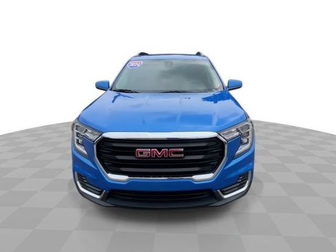 Used 2024 GMC Terrain SLE w/ Driver Convenience Package FWD image 5