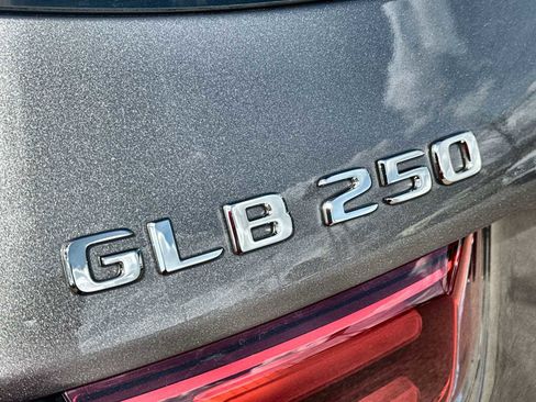 Used 2025 Mercedes-Benz GLB 250 image 15