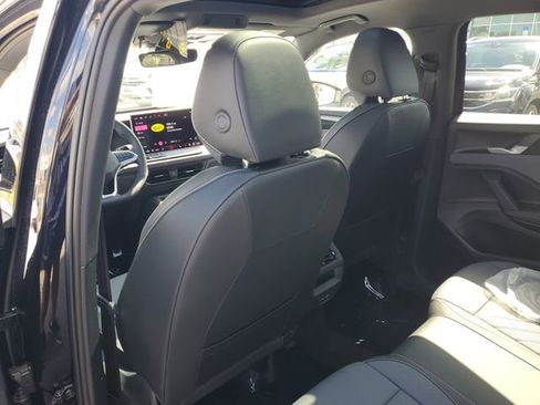 New 2026 Volkswagen Tiguan SE R-Line FWD image 10