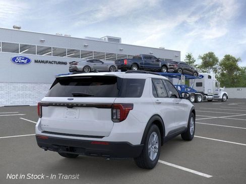 New 2026 Ford Explorer Active RWD image 8