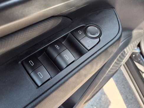 Used 2024 Chevrolet Equinox EV RS FWD image 28