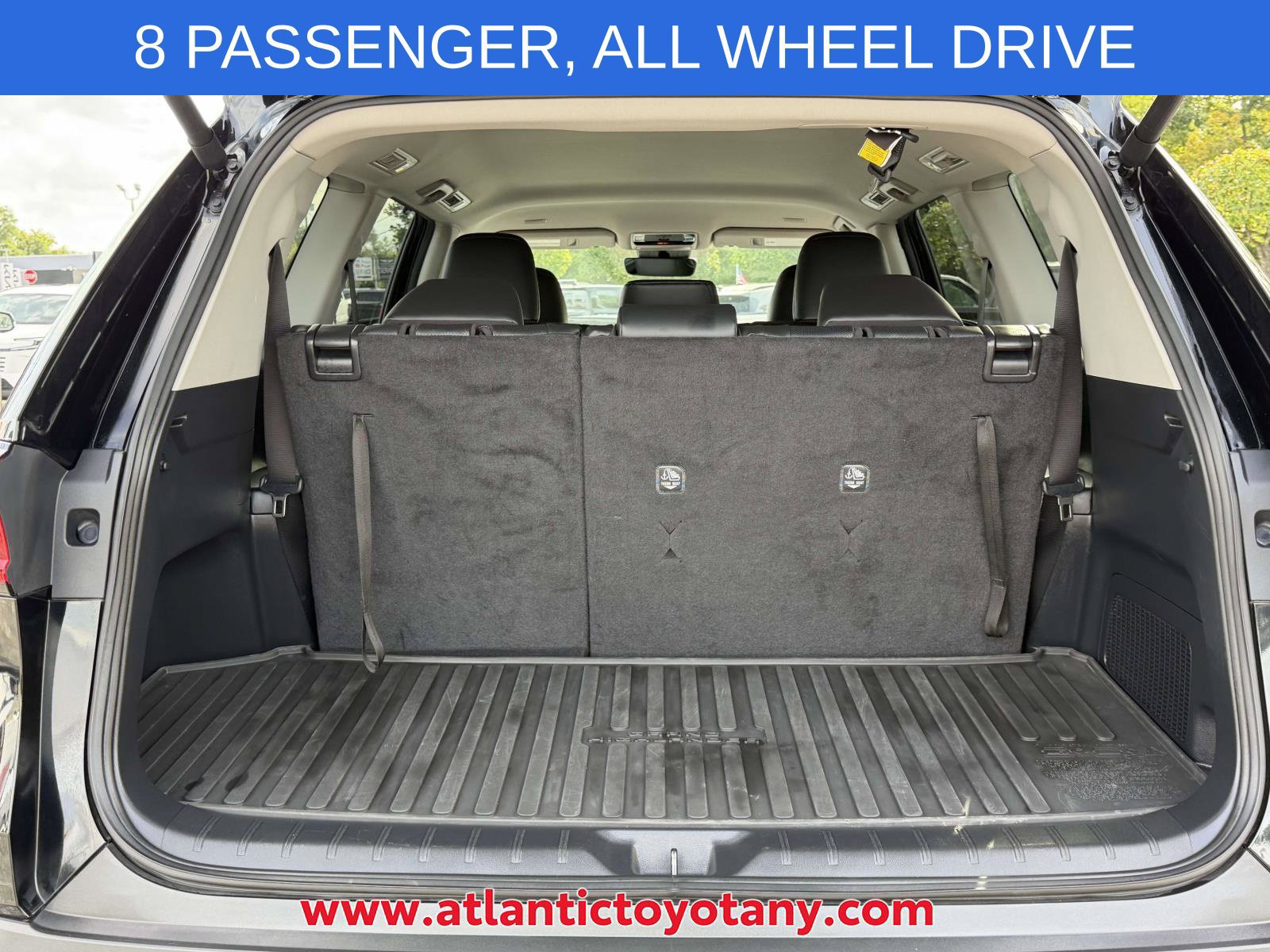 Used 2024 Toyota Grand Highlander AWD image 11