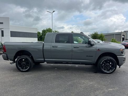 New 2026 RAM 2500 Laramie AWD/4WD image 8
