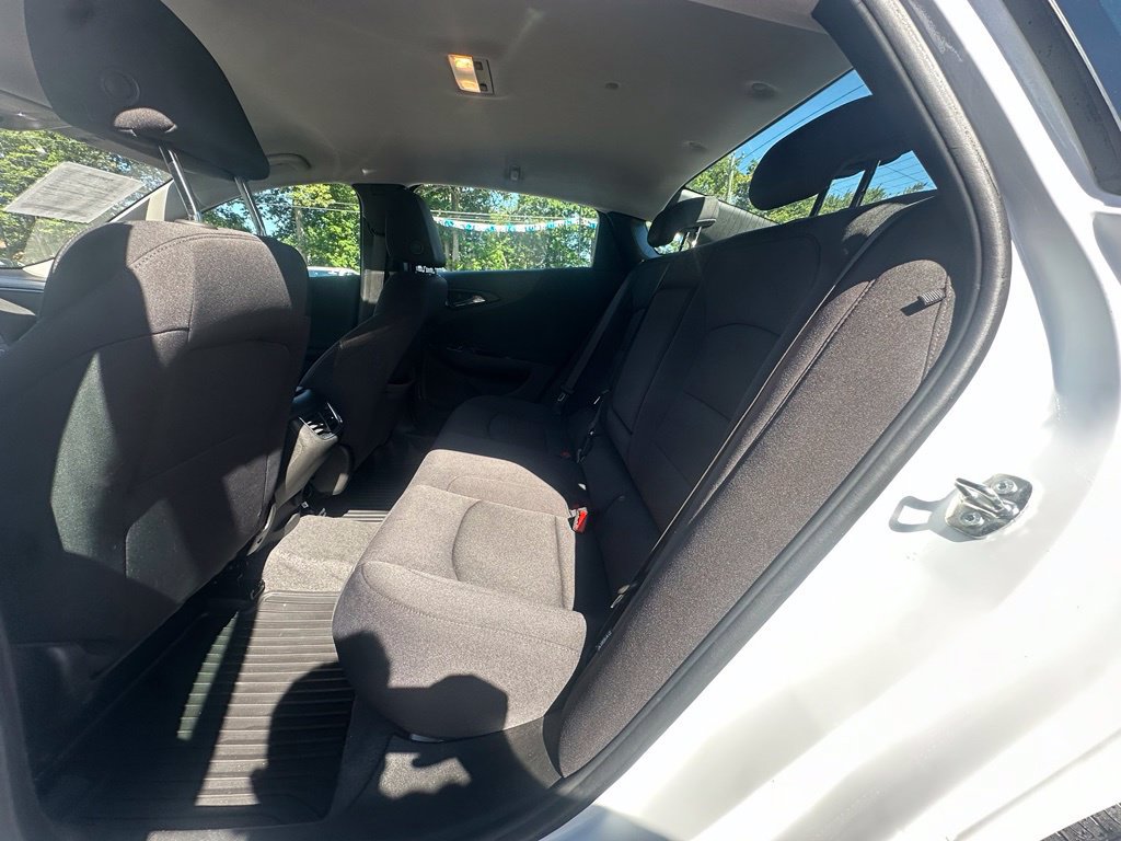 Used 2023 Chevrolet Malibu LT FWD image 32