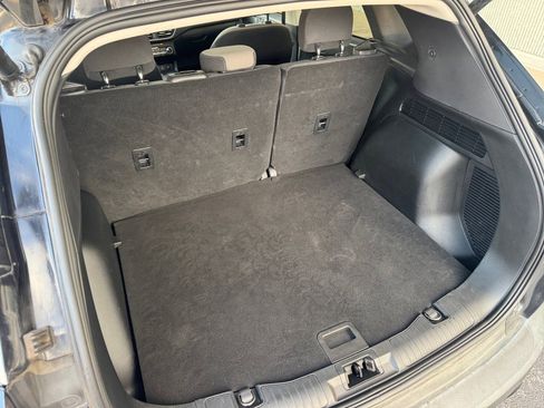 Certified 2022 Ford Escape SE w/ SE Sport Appearance Package image 16