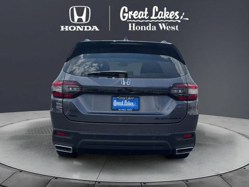 Used 2025 Honda Pilot Black Edition image 4