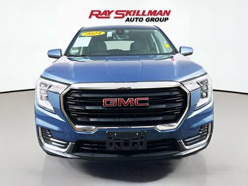 Used 2024 GMC Terrain SLE AWD/4WD image 2