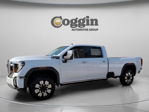 New 2026 GMC Sierra 3500 Denali w/ Denali Reserve Package image 3