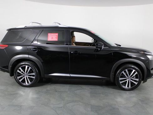 Certified 2023 Nissan Pathfinder Platinum image 13