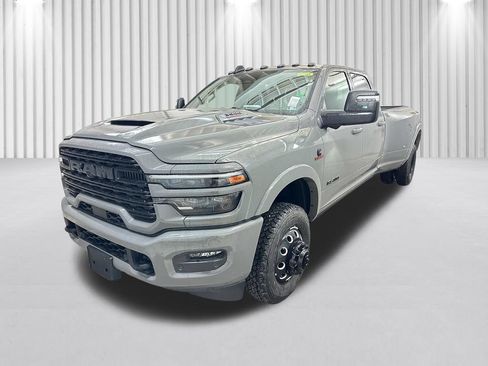 New 2026 RAM 3500 Limited AWD/4WD image 10