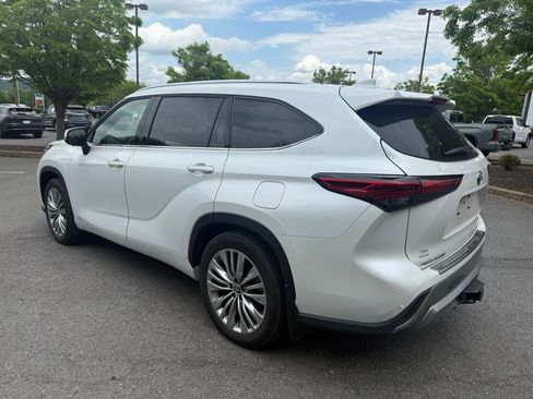 Used 2023 Toyota Highlander Platinum AWD/4WD image 6