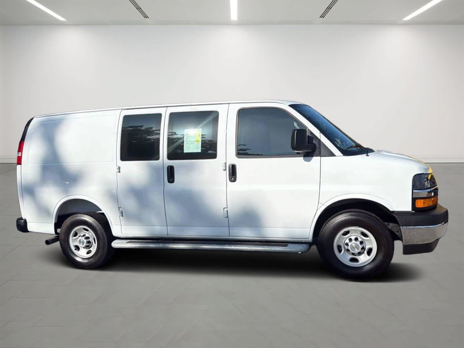 Used 2025 Chevrolet Express 2500 w/ Driver Convenience Package RWD image 5